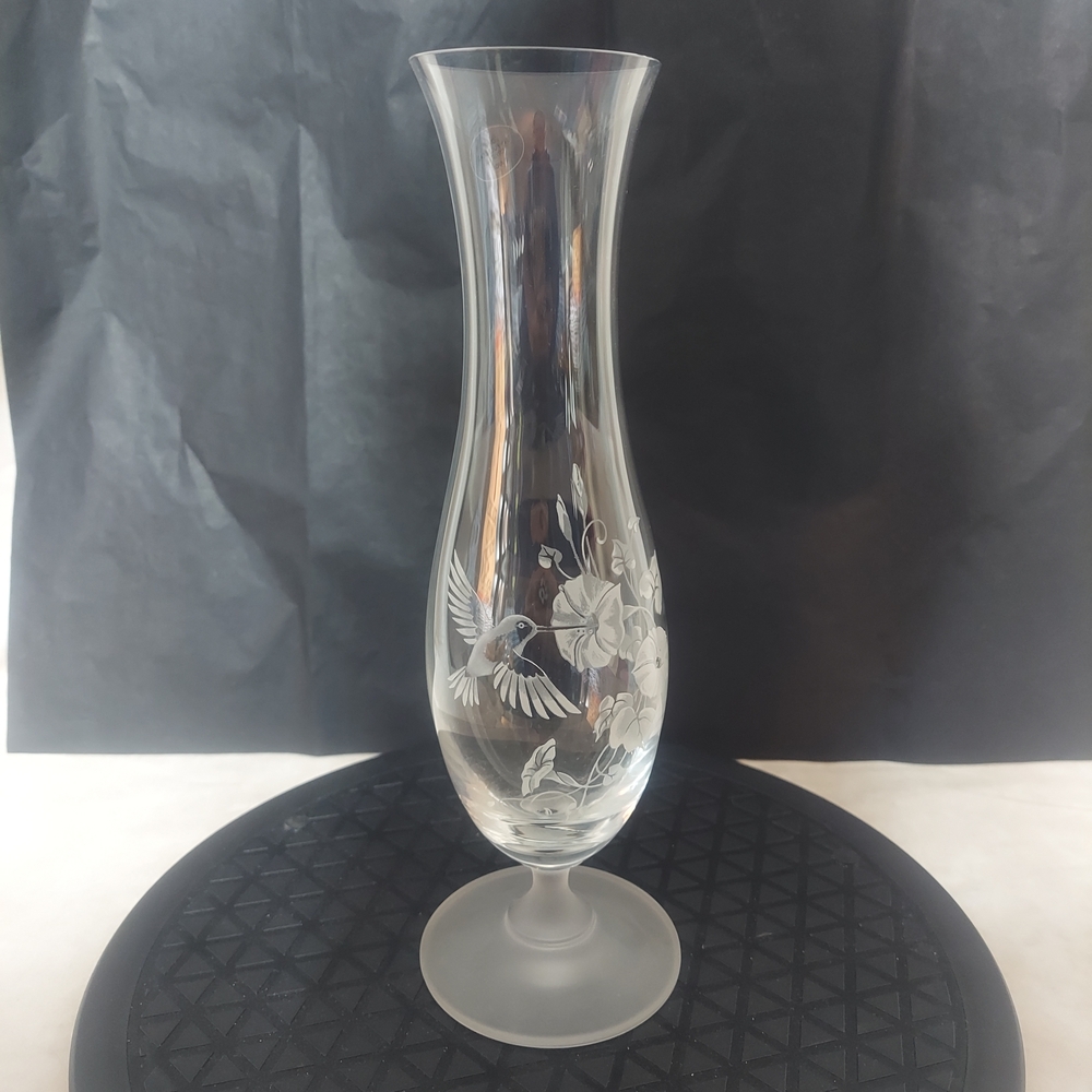 Vintage Avon Hummingbird Crystal Bud 9.25" Vase 24% Lead Crystal Etched